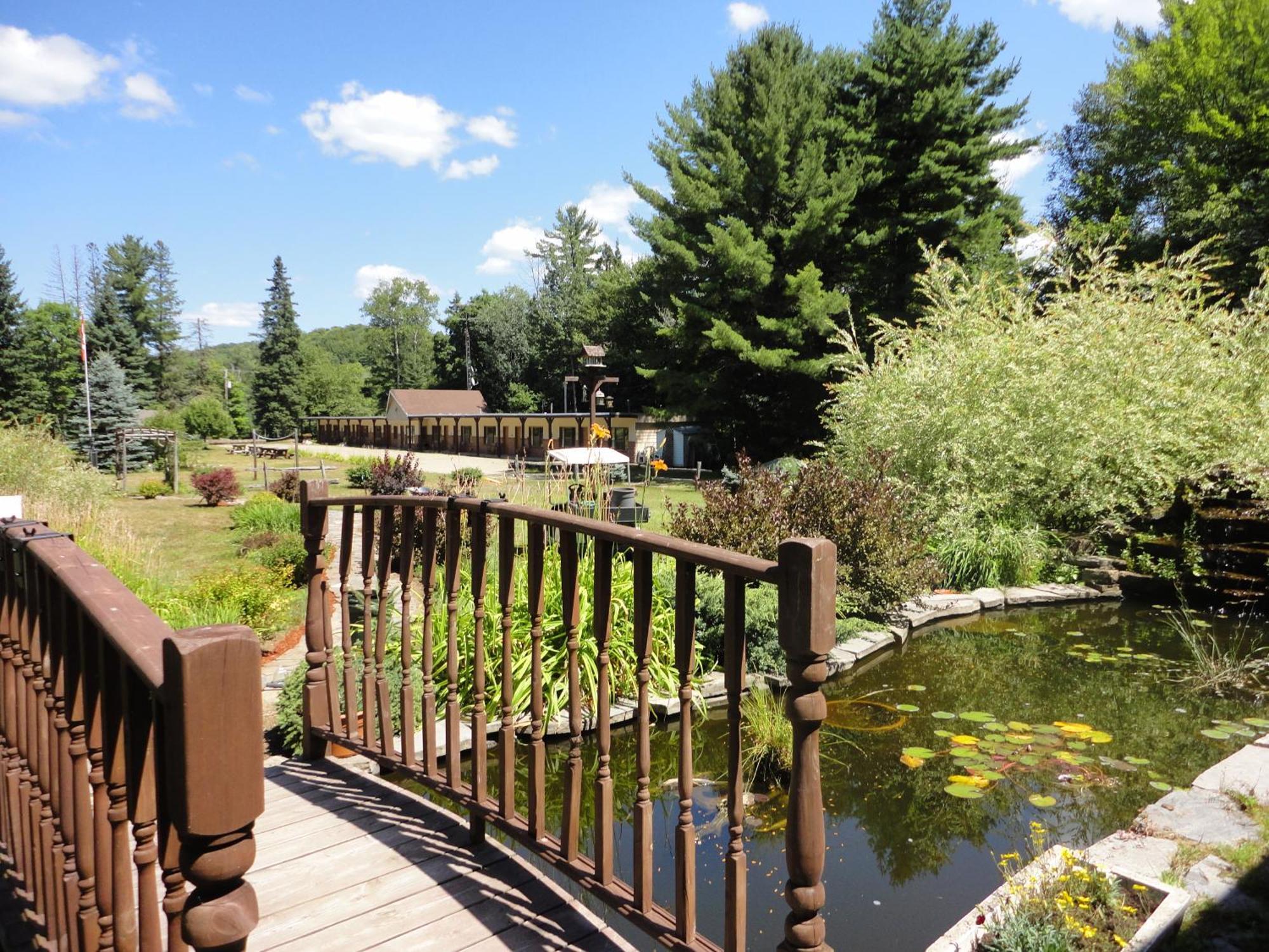 Dwight Riverside Inn Экстерьер фото