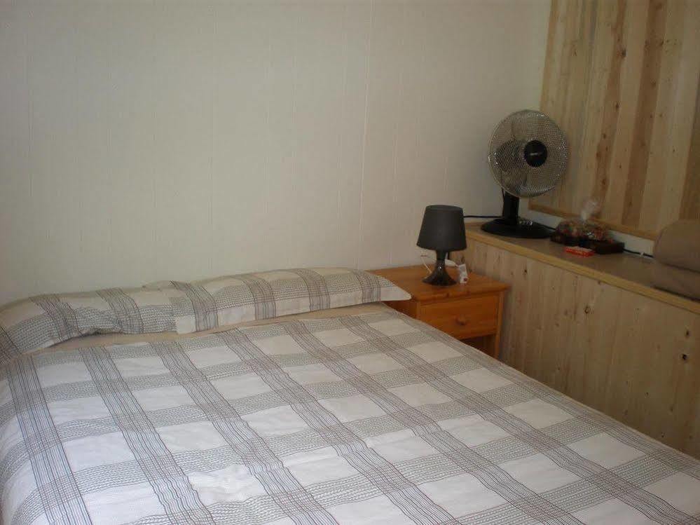 Dwight Riverside Inn Экстерьер фото