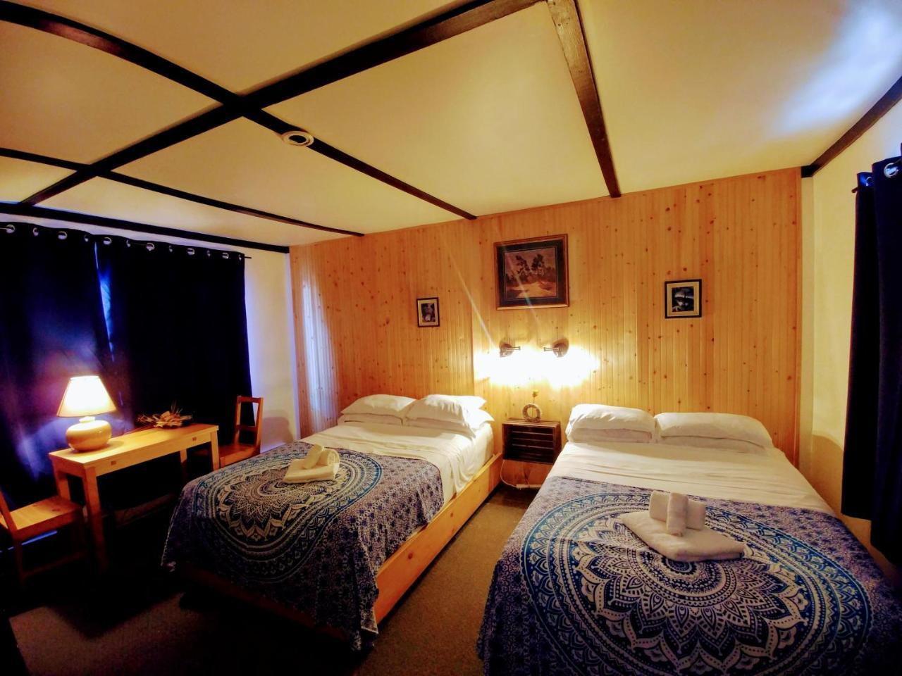 Dwight Riverside Inn Экстерьер фото