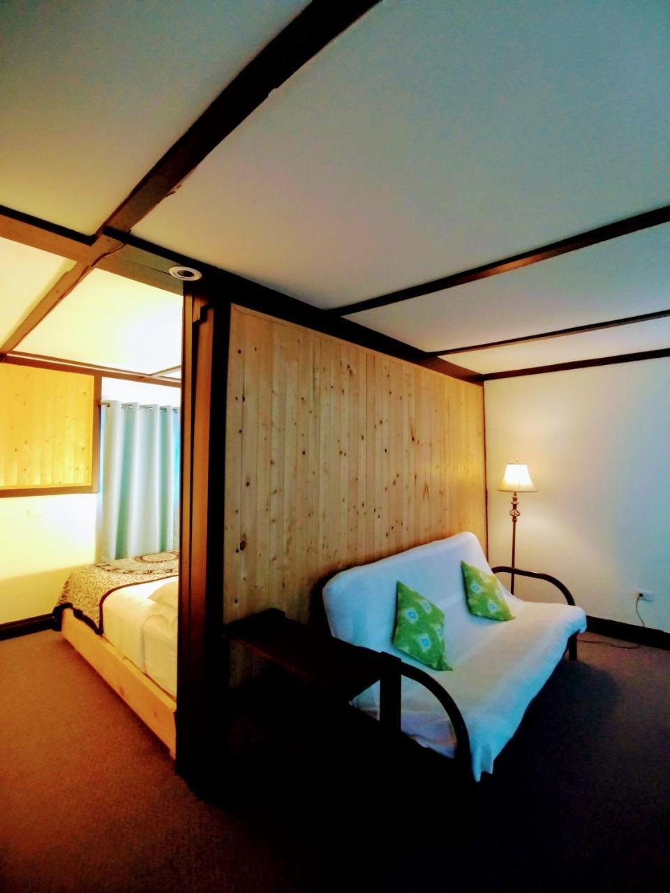 Dwight Riverside Inn Экстерьер фото