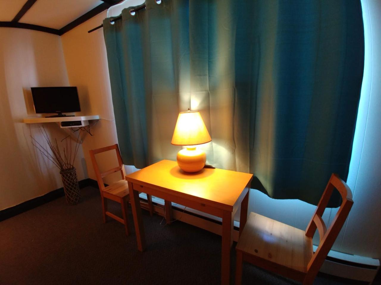 Dwight Riverside Inn Экстерьер фото
