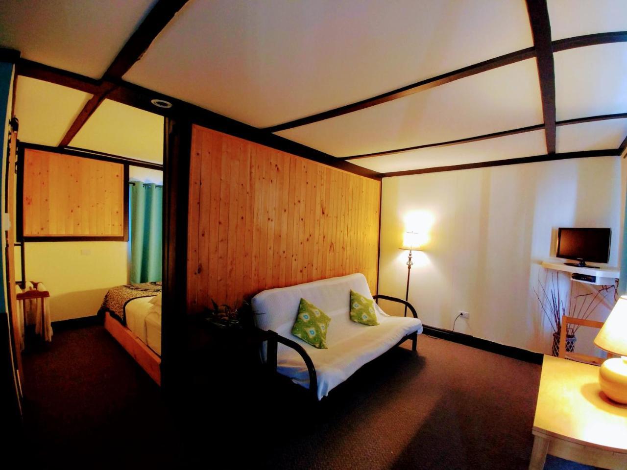 Dwight Riverside Inn Экстерьер фото